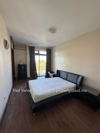 Appartement de 3 chambres à vendre à Quatre Bornes | Résidence bien entretenue