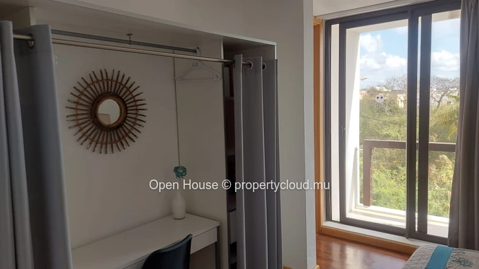 Great opportunity - Trou aux Biches - Apartment R+2 for sale, 112m², communal pool, beach within walking distance, pa...