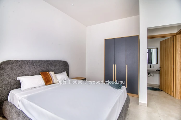 A VENDRE - Marché local - maison entièrement meublée  - Grand Baie, 160m², terrain 380m², 5 chambres, piscine privée,...