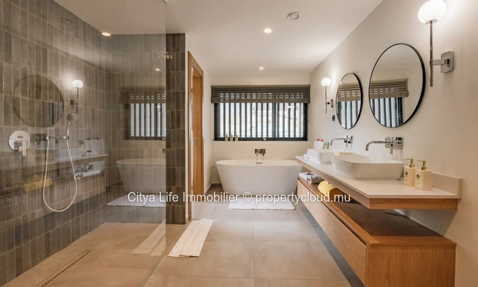 Villa de prestige 4 chambres avec piscine à vendre à Rivière Noire