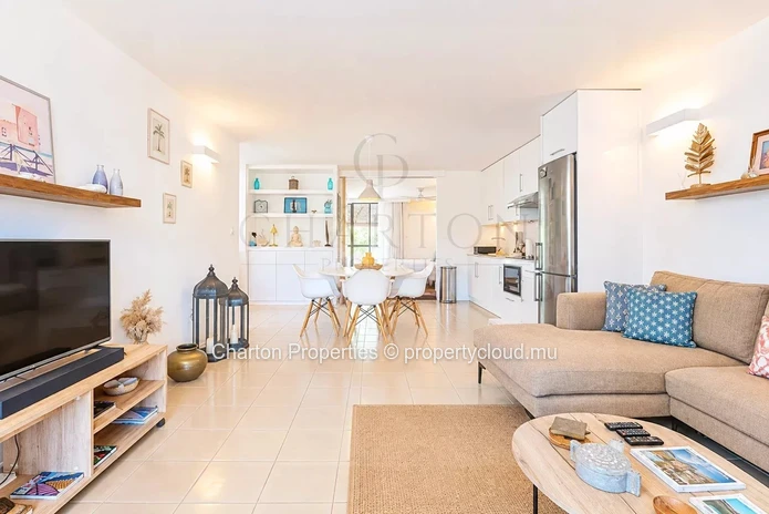 Elegant one-bedroom apartment with an en suite bathroom, just a short walk from the Mont Choisy coastline