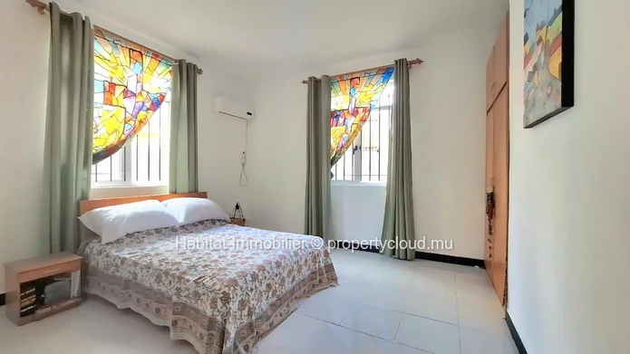 This charming furnished and equipped apartment of approximately 80 m² in Péreybère