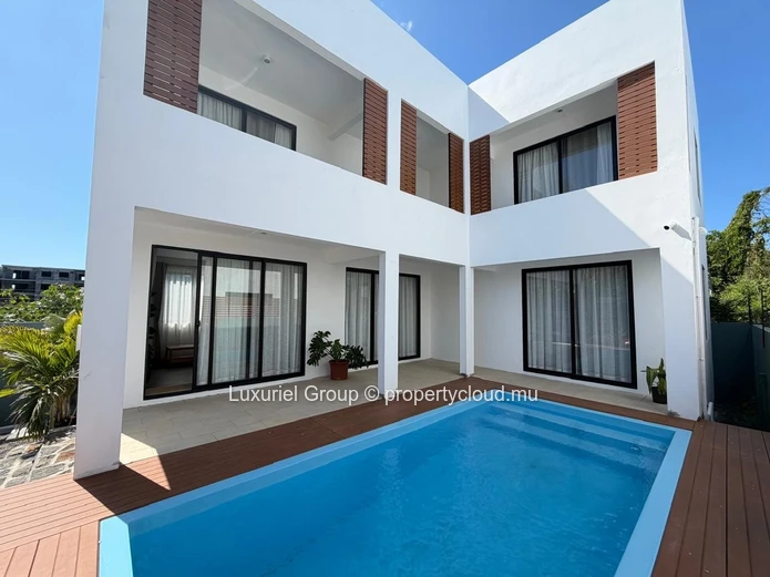  Contemporary Villa for Long-Term Rent in Grand Baie