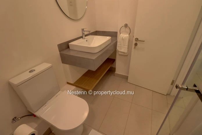Appartement moderne & luxueux au rez-de-chaussée avec jardin privatif et vue panoramique 