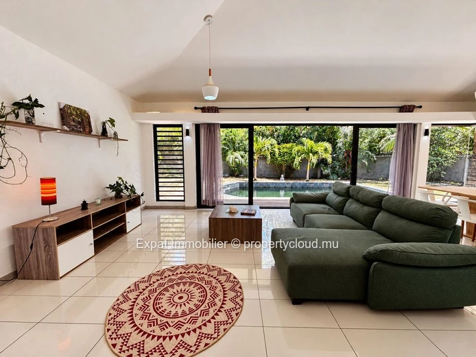 Stunning 6-Bedroom Villa With Private Pool & Secluded Garden – Bain Bœuf