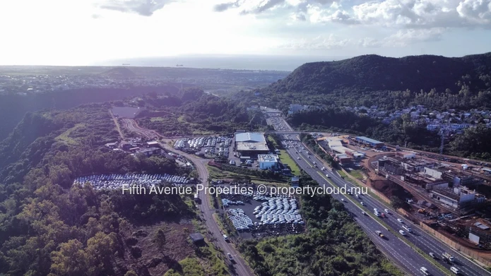 BAGATELLE - Terrain commercial 2946m2