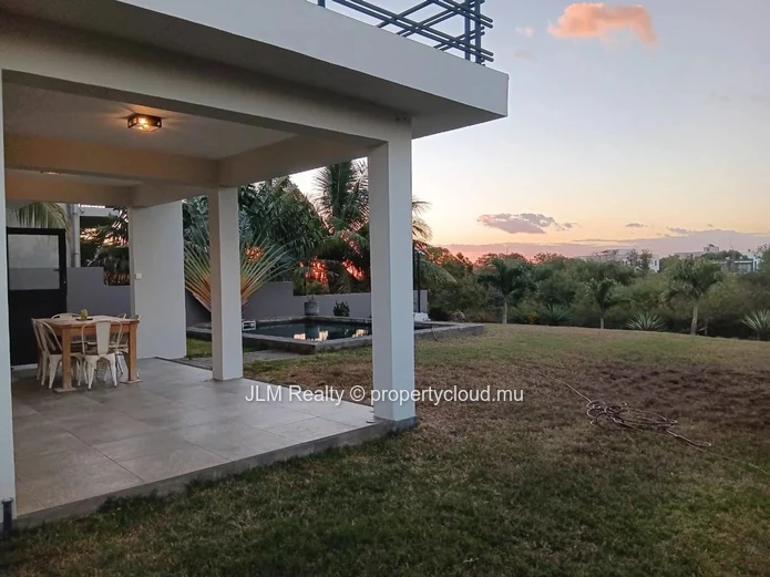 For Sale – Elegant 3-Bedroom Villa in Flic en Flac, Mauritius