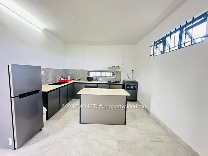 Spacieuse villa de 4 chambres avec salle de bains attenante à louer – Belle Mare | 50 000 roupies par mois