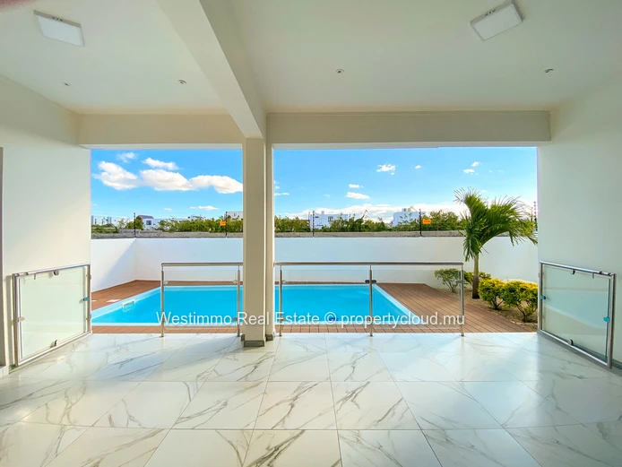 Recent house with swimming pool for long-term rent in Péreybère, Mauritius