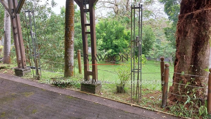 5 Bedroom house for sale in Floreal 