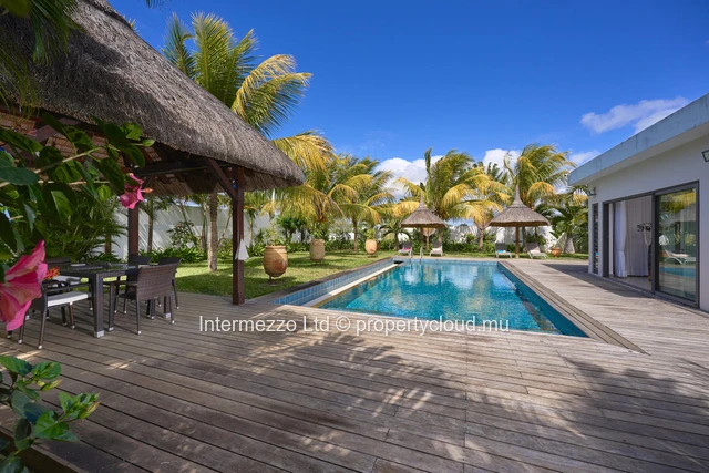 Villa PDS Luxe Grand Baie | 220 m² + Terrasse  66 m² | Piscine | € – Réf. BLUE EDGE