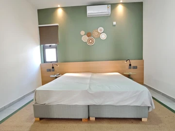 4 Bedroom Villa