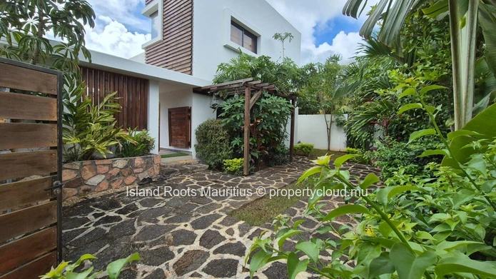 Charming villa to rent in the heart of Forêt Daruty