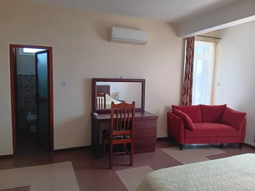 17 Bedroom Hotel