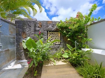 5 Bedroom Villa