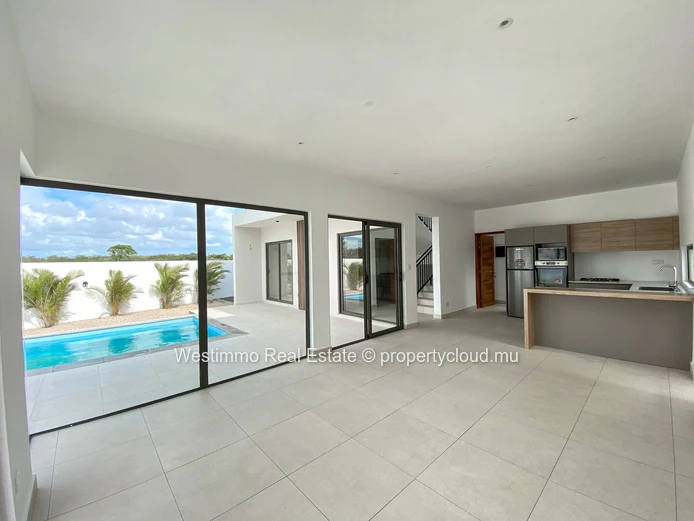 Villa neuve de 3 chambres à vendre à Péreybère
