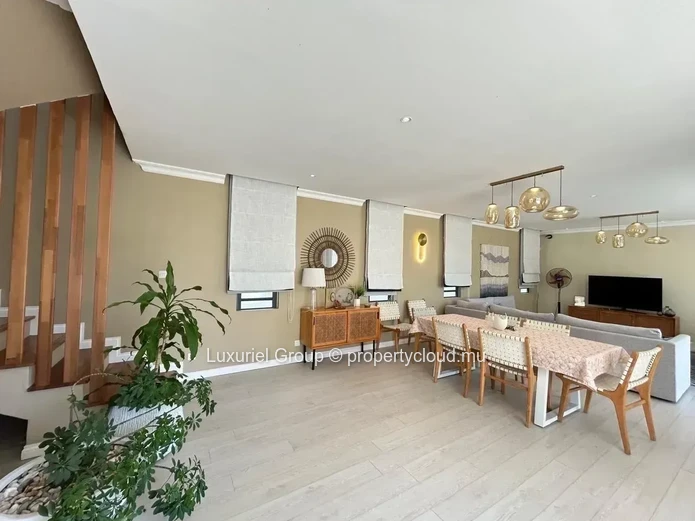 Contemporary Villa for Rent with Pool, Kiosk and Security System