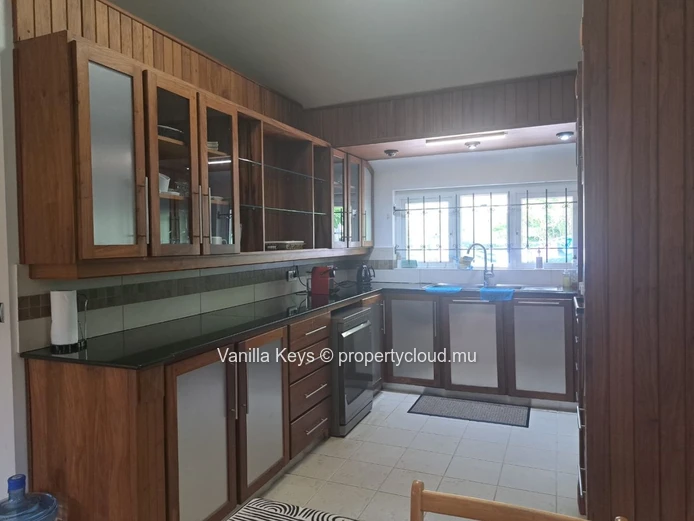 Live the Tropical Elegance -Local Investment Only