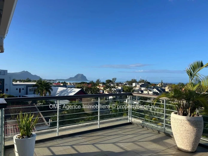 BLACK RIVER - Spacious Penthouse - 3 Bedrooms