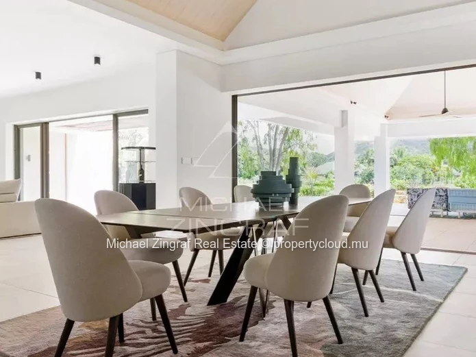 New built villa on Golf
