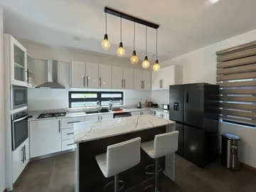 4 Bedroom Villa