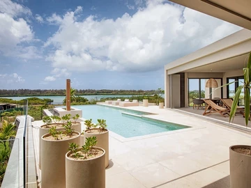 4 Bedroom Villa