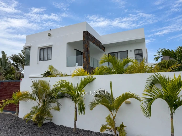 Brand New Furnished Villa With Pool | Grand Bay | 3 Air Conditioned Bedrooms | Rs 16.5M