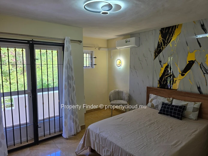 Triplex entièrement meublé de 3 chambres à louer