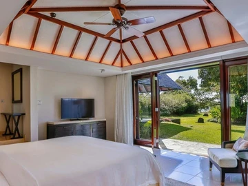 5 Bedroom Villa