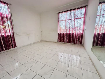 8 Bedroom House