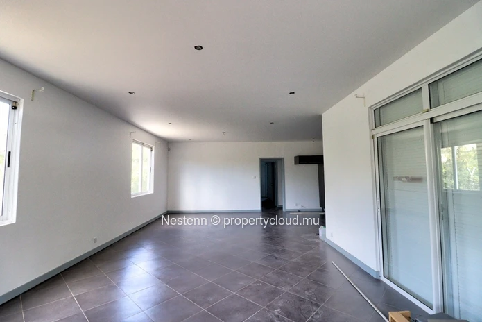 Renovated villa of 3 bedrooms close to the beach