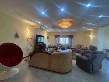 9 Bedroom House
