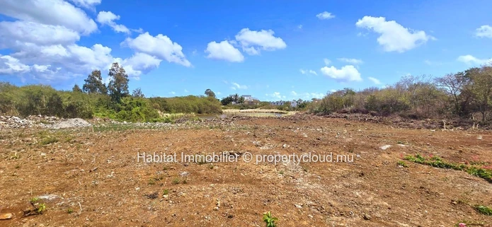 Beautiful residential plot of land of 875 toises, ideally located in Chemin Vingt Pieds Grand Baie