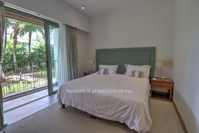 An exceptional 2-bed apartment in a golf estate 