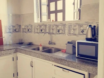 18 Bedroom Hotel