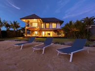 Magnifique villa avec ponton privé à vendre dans l'unique Marina résidentielle de l'Ile Maurice, à Rivière Noire