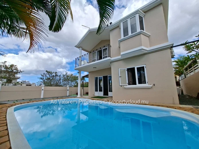 ?? À Louer – Maison Familiale Avec Piscine À Flic-En-Flac