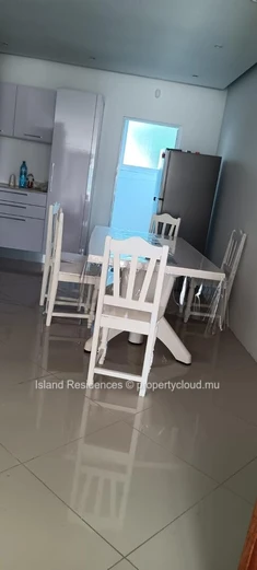Furnished apartment with 3 bedrooms, a large covered terrace and parking space