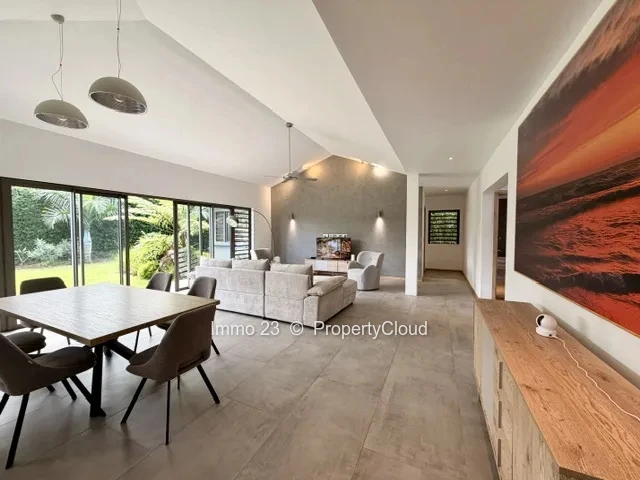 Maison / Villa - 4 chambres - Moka - Ref. MA98520VE