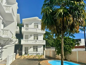 10 Bedroom Building