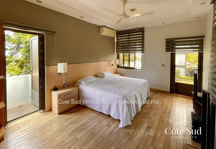Modern furnished house for sale in Roche Brunes