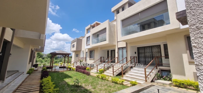 FOR RENT : 3 Bedroom apartment with rooftop in Flic en Flac