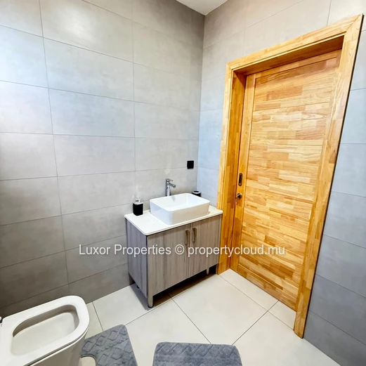 Penthouse Studio À Louer | Flic En Flac