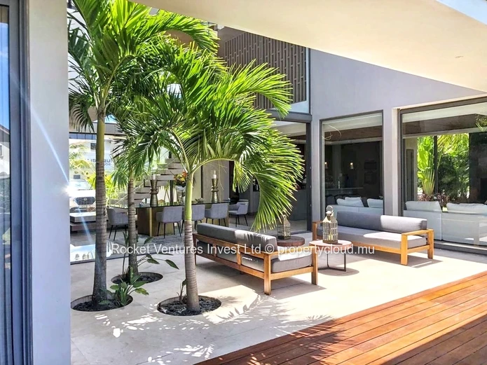 Luxury 5-Bedroom Villa, Black River (La Balise Marina)