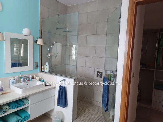 Apartment for Sale or Rent - 3 Bedrooms in Balaclava