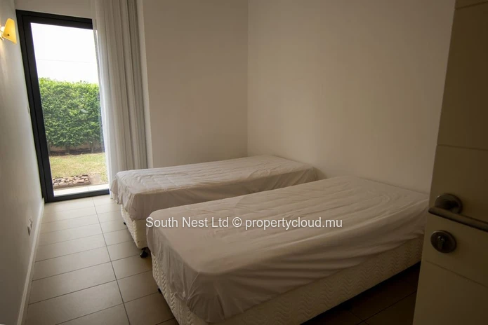 Appartement meublé au rez-de-chaussée avec 3 chambres et jardin 