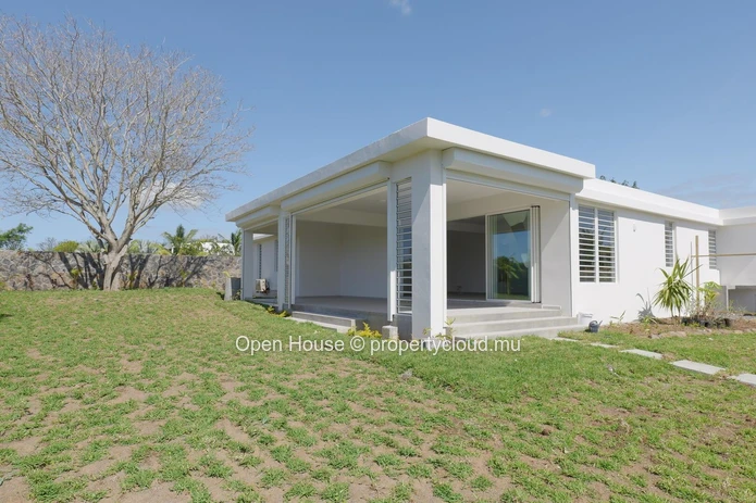 Furnished villa for rent in Forbach, 320m², 5 bedrooms, private pool, accessible to foreigners, rental with or withou...
