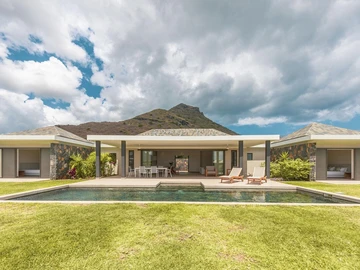 4 Bedroom Villa