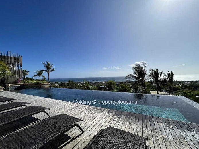 Appartement à vendre à Rivière Noire, 3 chambres, 240m² avec piscine commune