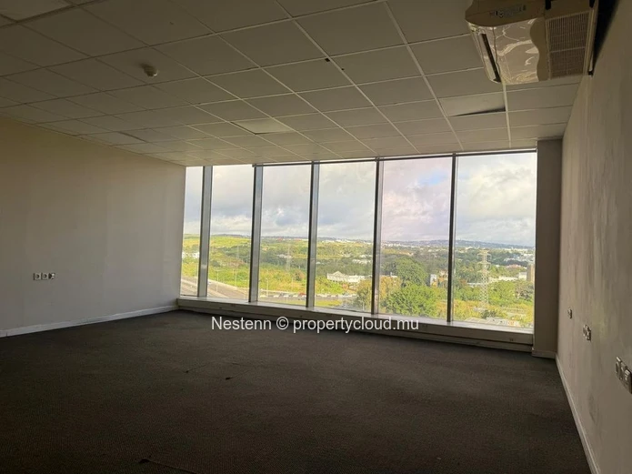 Office space of 1,000 m² on the 8th Floor